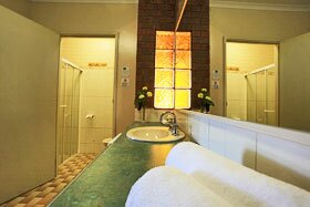 Queen Suite at Bell Tower Motor Inn