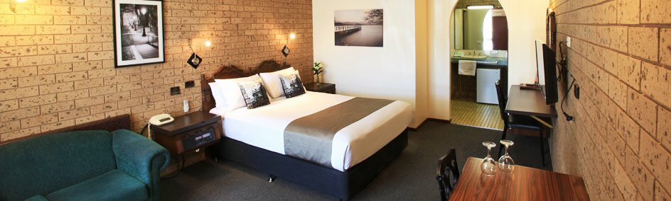 Foxtel / Digital TV and with Wi-Fi available to each room
